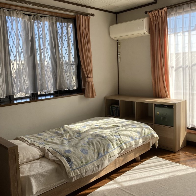狭い 床が暗い でもオシャレ部屋にしたい 統一感ある部屋にする方法 Mila ミラ 大学生のお部屋作り Note