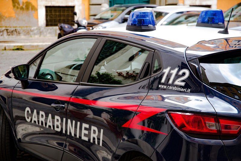どうしてここまでカッコ良い イタリア警察のユニフォーム Takaomilano Note