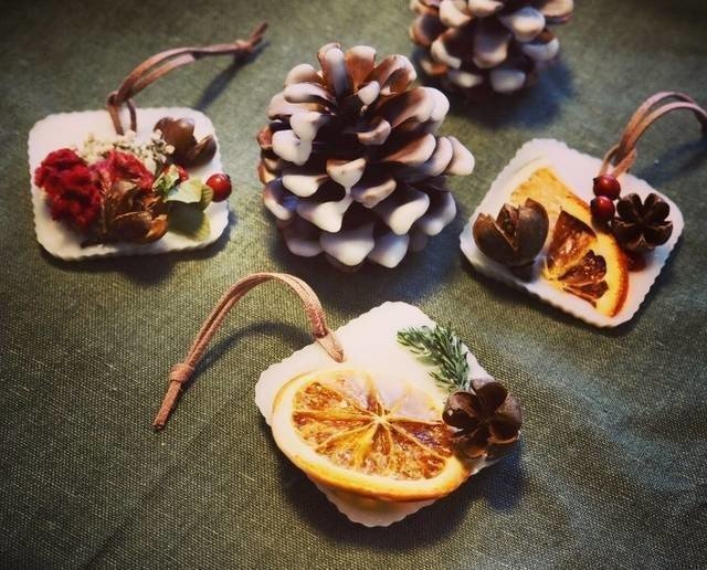 松ぼっくりのボタニカルサシェ｜MUSE5cco（ミューズごっこ）