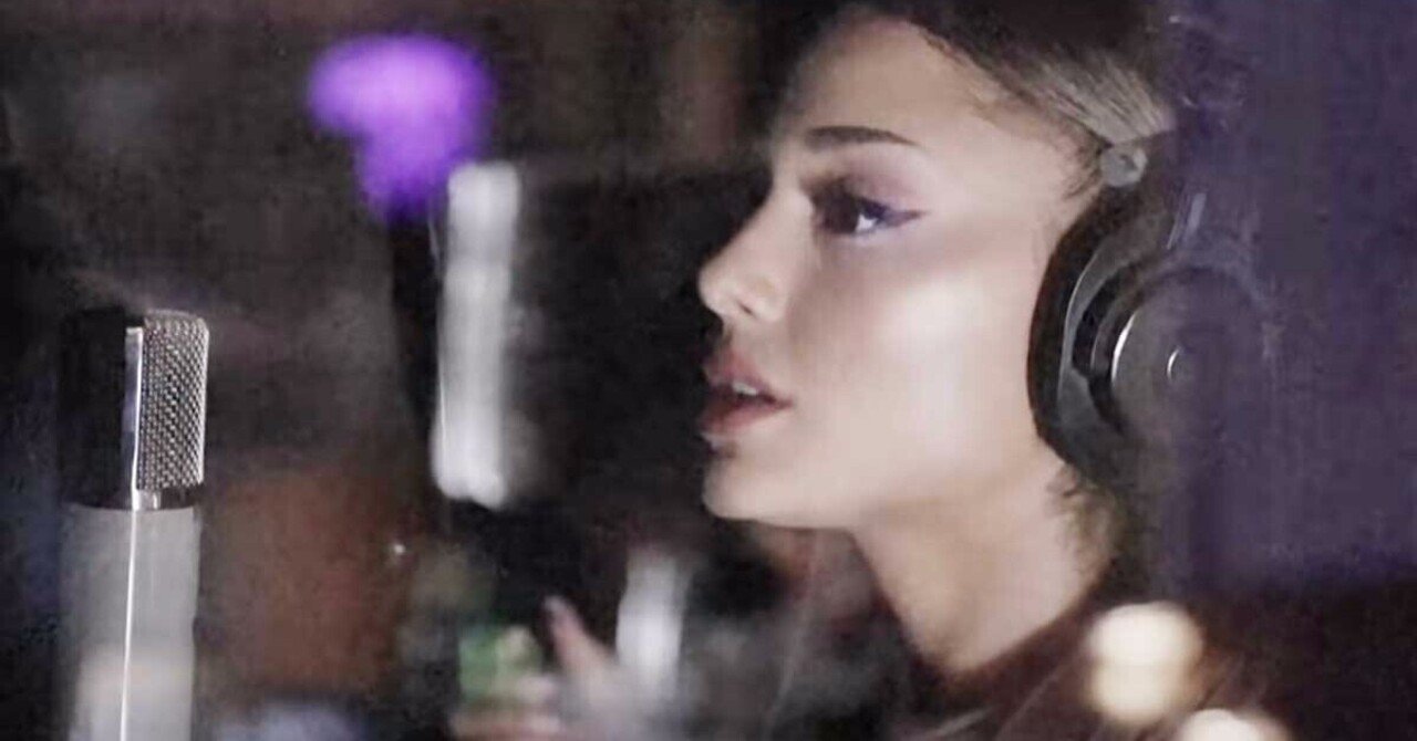 アリアナグランデ ヘッドフォン