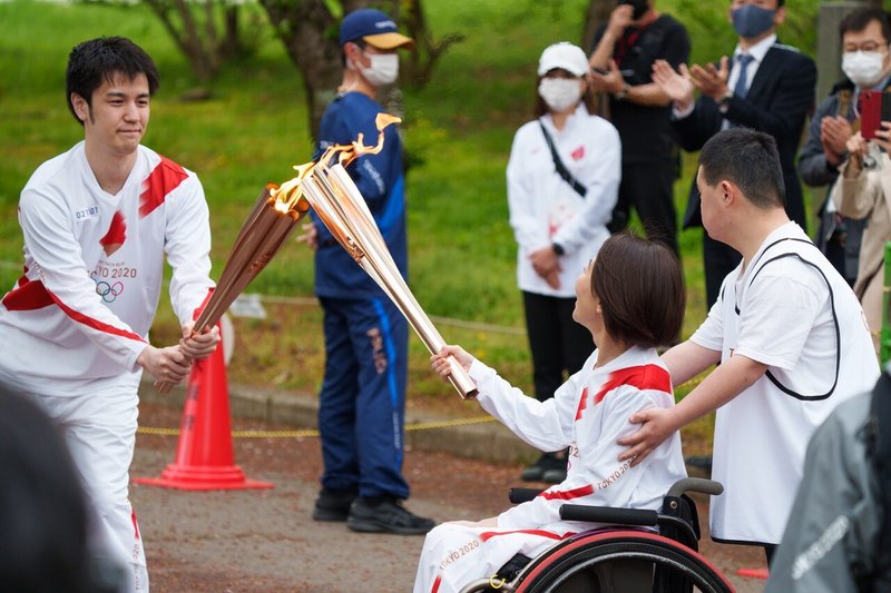 聖火を手に 歩きながら駆け抜けて もうあかんわ日記 岸田 奈美 聖火を手に 歩きながら駆け抜けて もうあかんわ日記 岸田 奈美