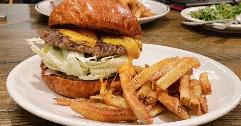 ねっとり ふんわり 熟成肉チーズバーガー 青山一丁目 The Burn ヒトサラnote部 Note