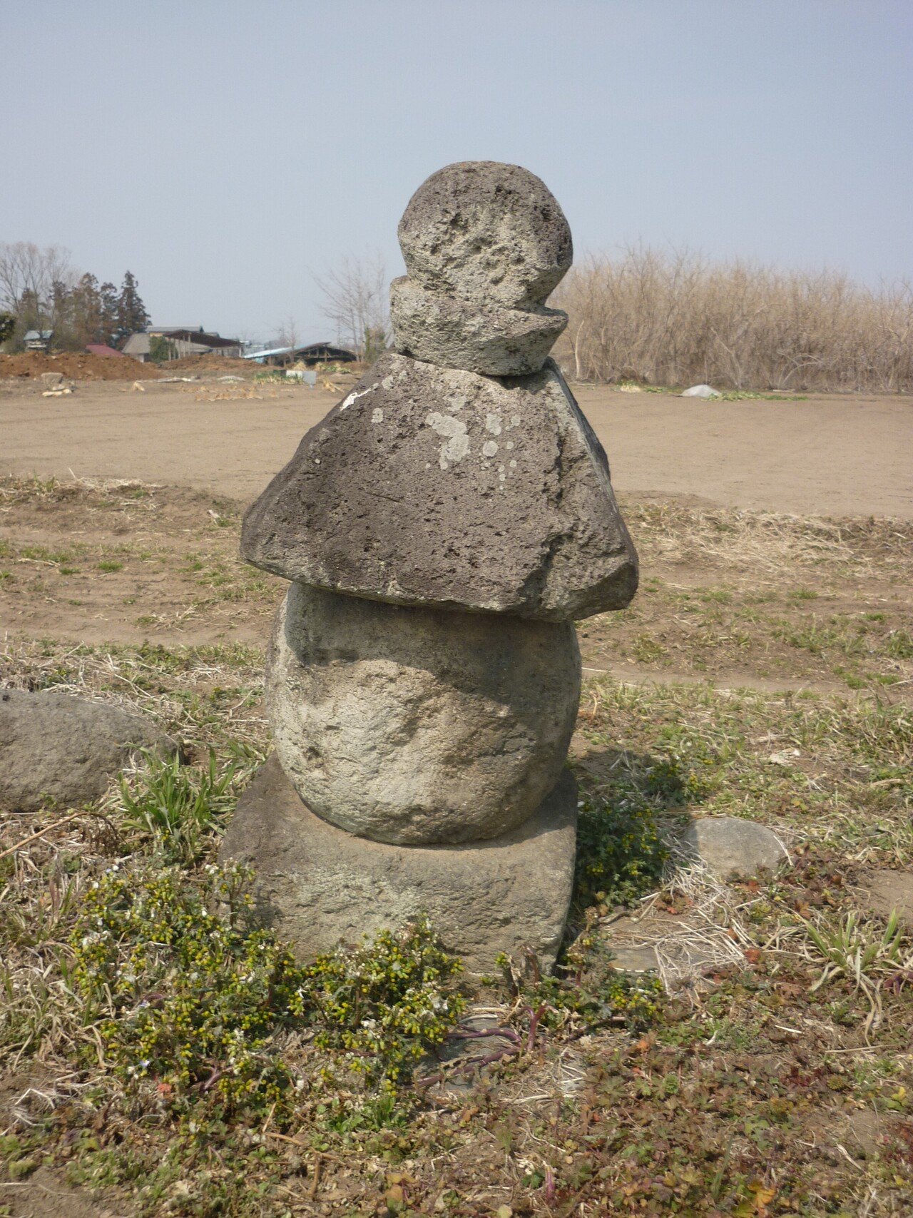 古い五輪塔 北関東の石造物㉞：桃井城跡五輪塔｜綾