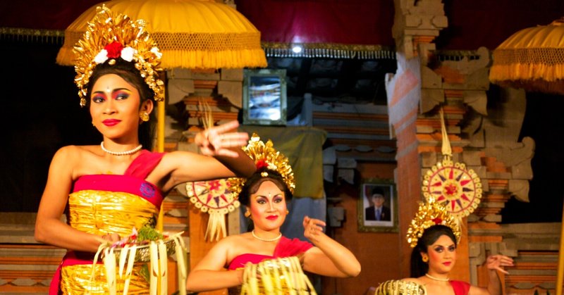 ５月２日にバリ島のバリ舞踊・ガムラン演奏グループ"Semara Ratih"の支援配信があります。