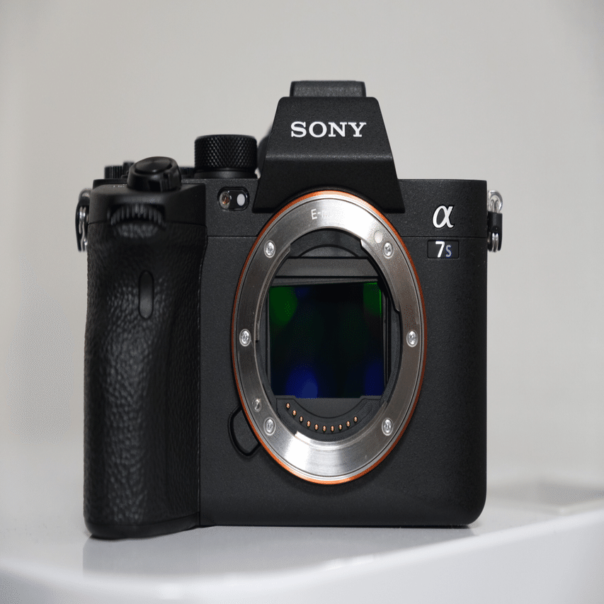 X-T4とα7sⅢを比較【見た目・操作編】｜Arata