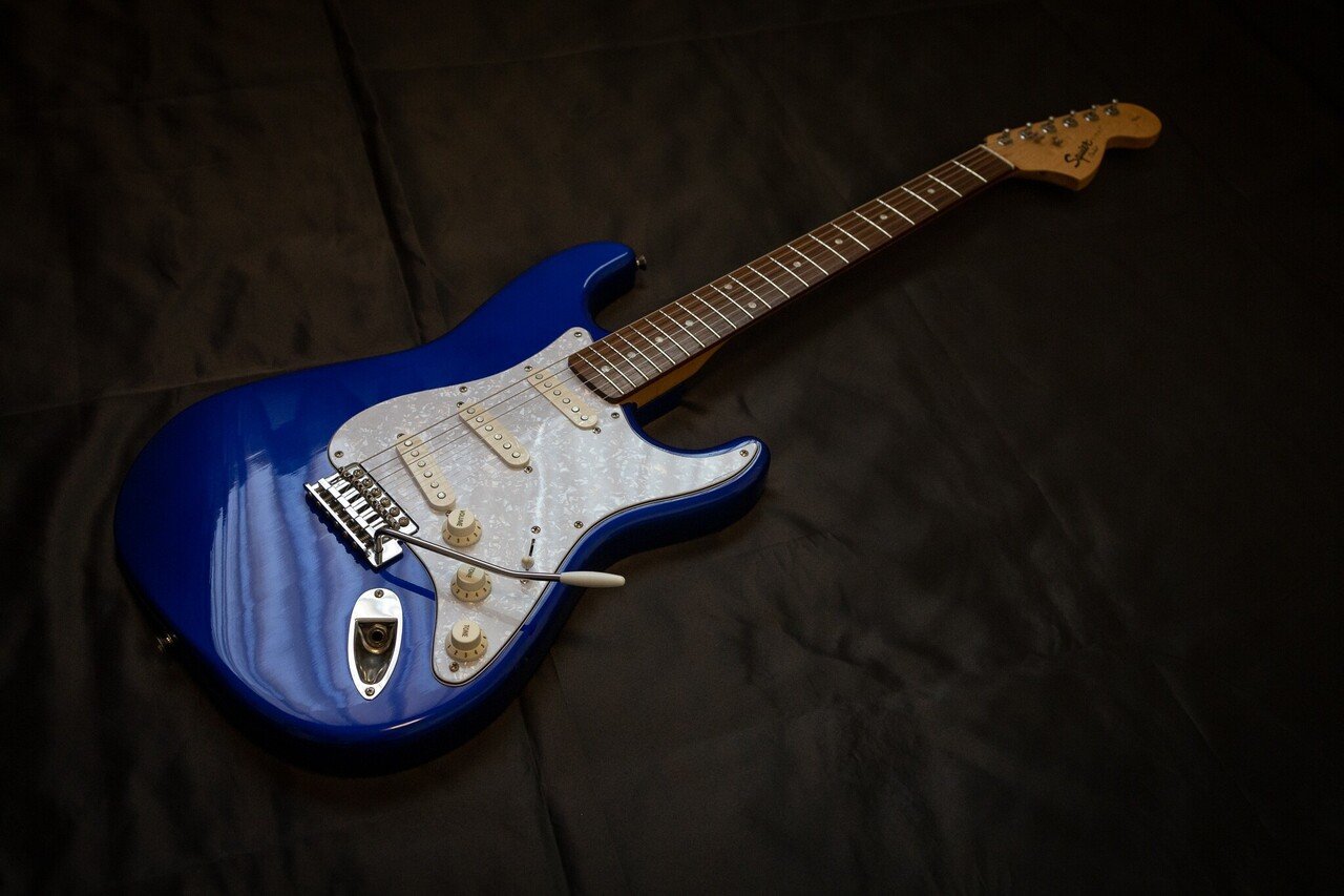 定番のお歳暮＆冬ギフト メンテナンス]Squier Stratocasterのメンテナンス Affinity ギター