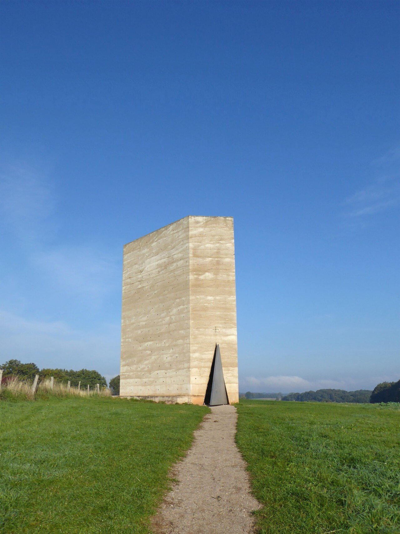 建築】美しい田園に佇むブラザー・クラウス野外礼拝堂（ピーター