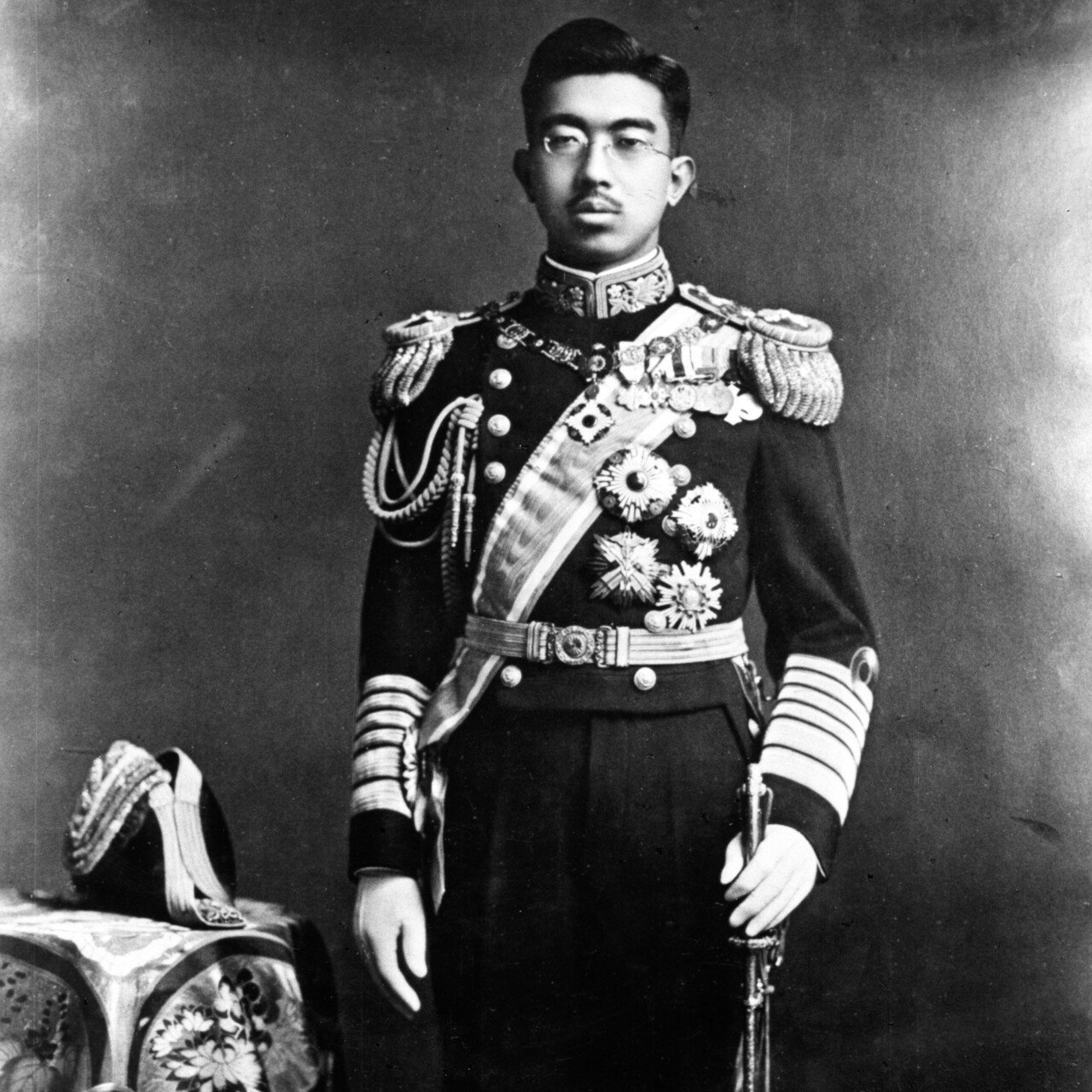 昭和天皇生写真 昭和天皇の独白 八時間 ―太平洋戦争の全貌を語る―【文藝春秋