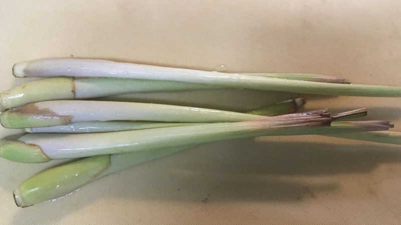 レモングラスの茎を買ってきた さて何を作るか ハーブおじさん Note