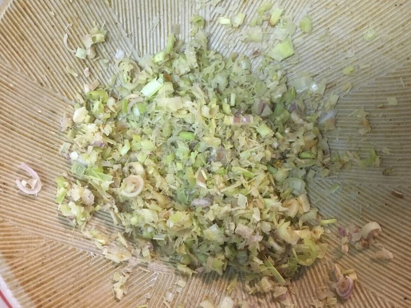 レモングラスの茎を買ってきた さて何を作るか ハーブおじさん Note