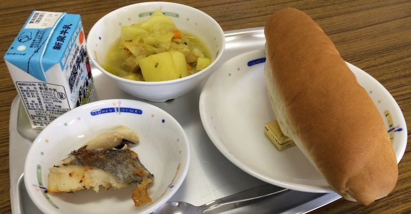 #27.School lunches always includes milk: 学校給食でなぜいつも牛乳がでるか考えたことある？知ると面白い給食事情