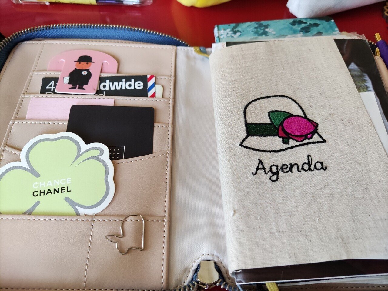 紙とペンを持ち歩く たかこ Note