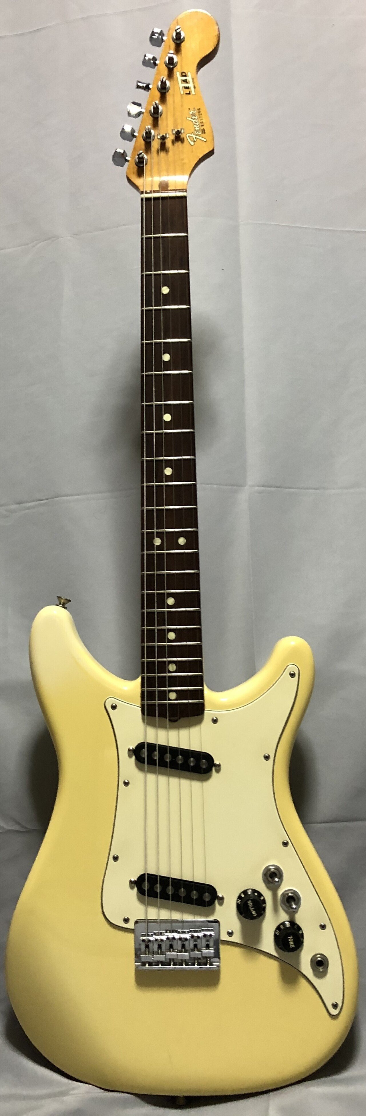 Fender LEAD2のRitchie Blackmore Stratocaster化(前編 Fender LEAD2のRitchie Blackmore Stratocaster化(前編