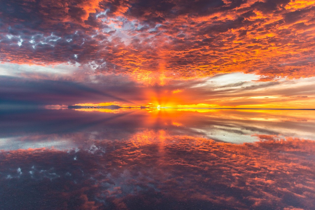 ウユニでやりたいこと5選 絶景編 ウユニ塩湖完全ガイド 10月27日発売 から一部抜粋 ライツ社 ウユニでやりたいこと5選 絶景編 ウユニ塩湖完全ガイド 10月27日発売 から一部抜粋 ライツ社