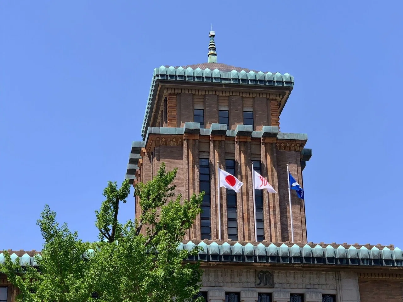 キングの名称にふさわしい重厚な風格を持つ「神奈川県庁本庁舎」（その