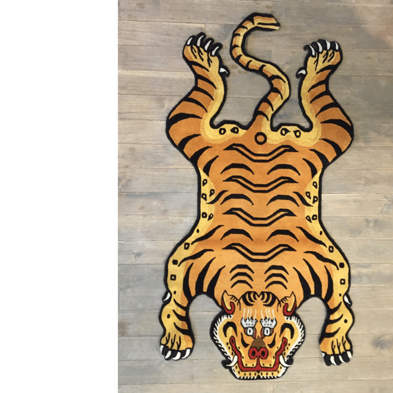 現地レポート】 ネパール現地のチベタンタイガーラグ老舗販売代理店