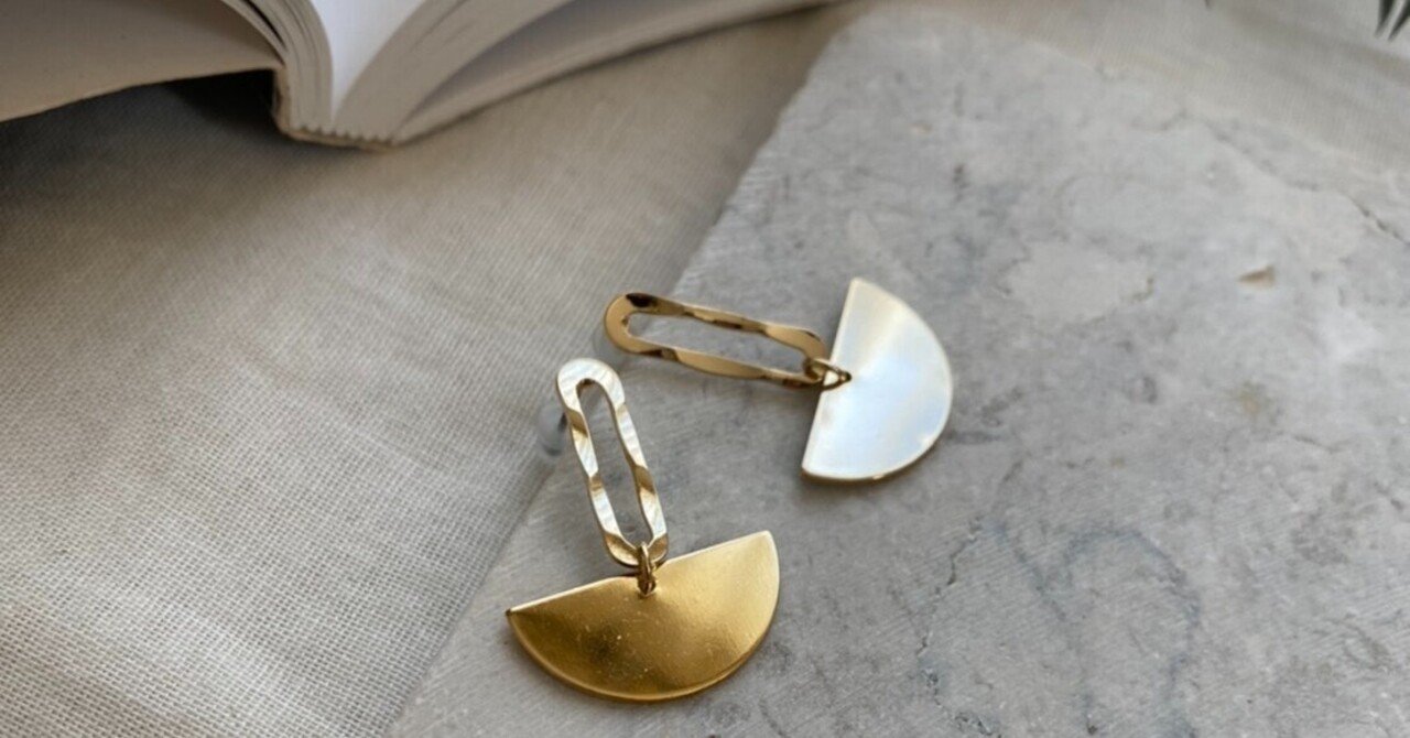 ハーフムーンピアス|praysjewels