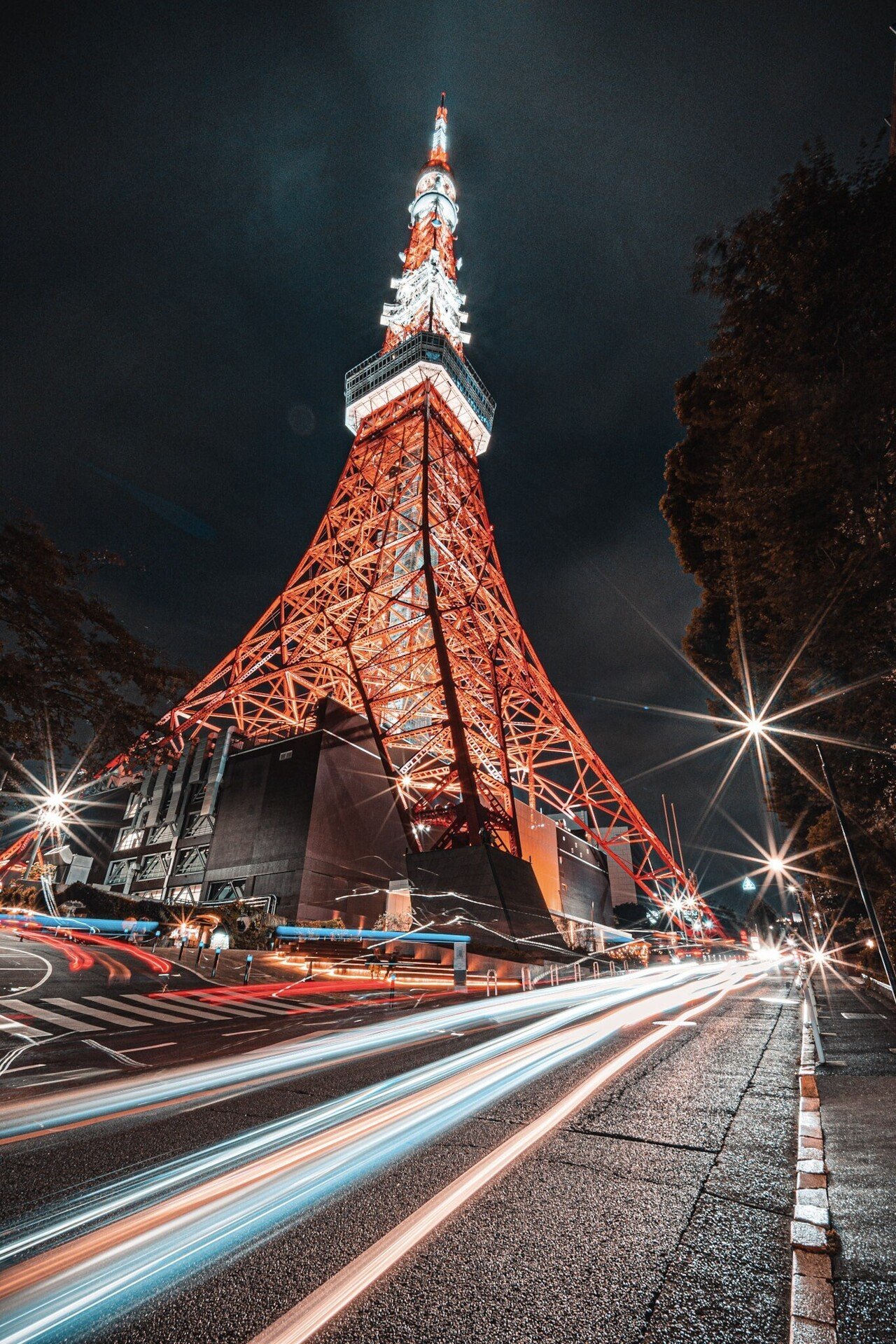 最近東京タワー撮れてないのでそろそろタワー夜景撮りに行こうかな 東京タワーはここからの写真が1番好きです シンプルだけど迫力のある構図ですね 東京タワーは派手なレタッチがよくにあいます O太郎 Urban Photographer Note