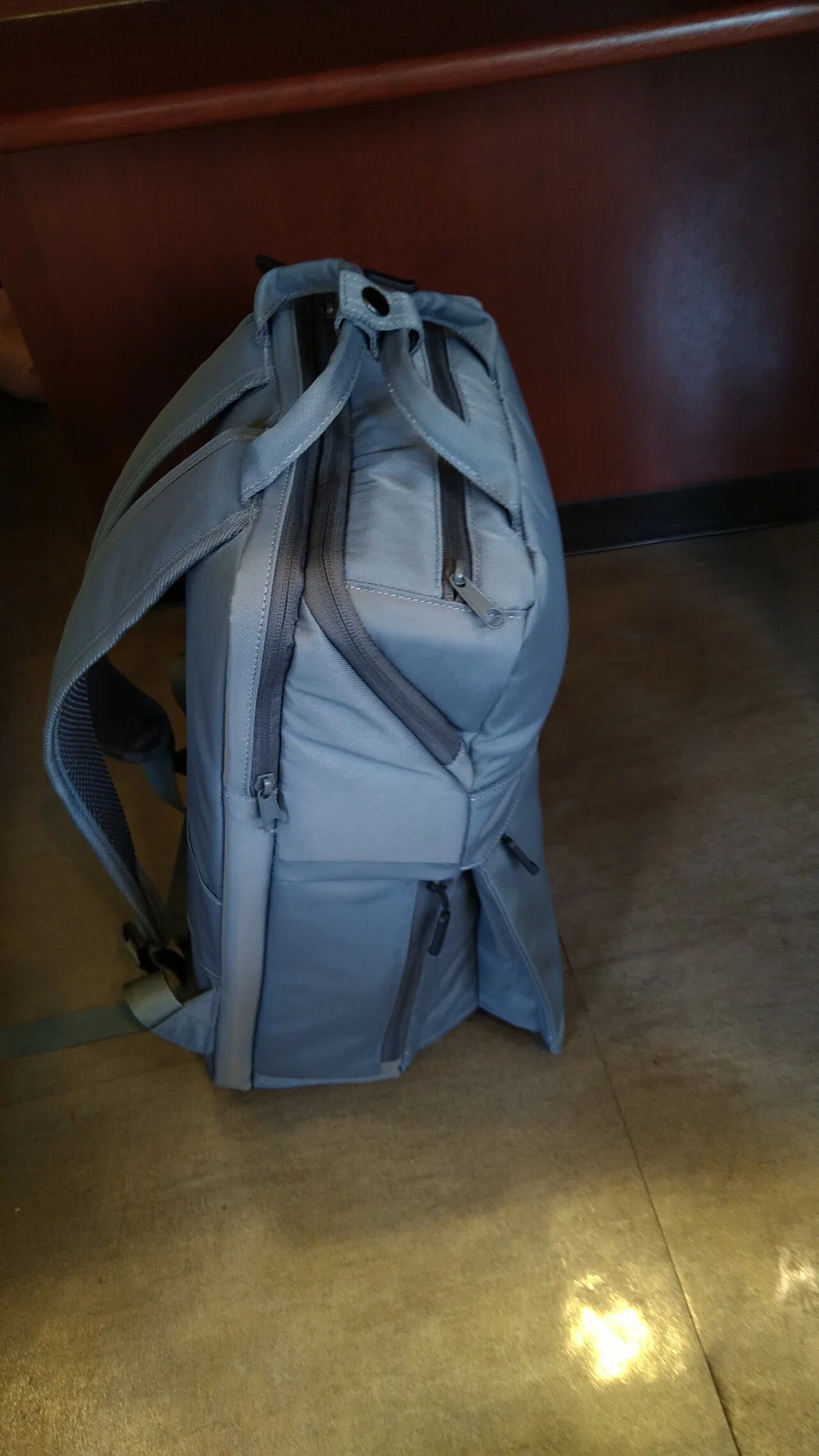懸賞で当たったKOKUYO THIRD FIELD STANDBACKPACK15.6inchモデルを野良 