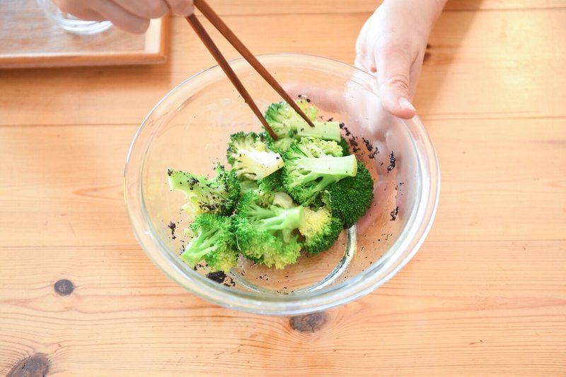 あら おいしい ブロッコリーのゆかり和え 旅する料理家 人生のレシピを作る なぎさ なおこ Note