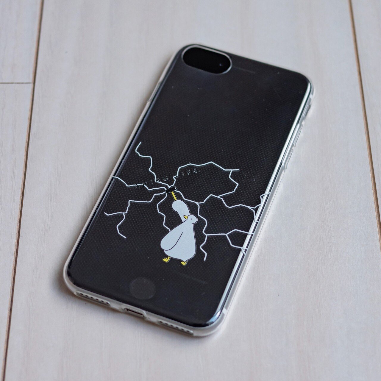 スマホケースひび割れました｜AHIRU LIFE. アヒルライフ