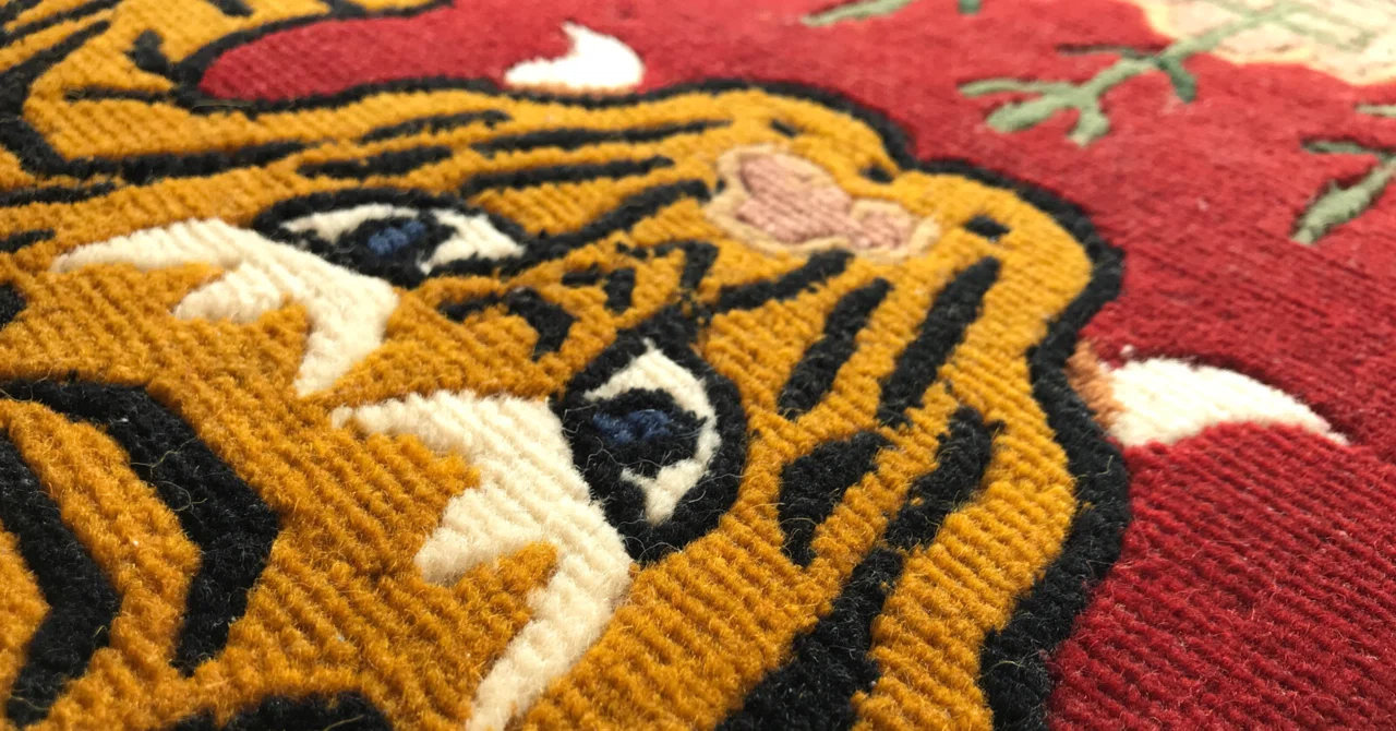 チベタン絨毯　ネパール絨毯　ハンドメイド　ラグ 水洗い編】チベタンタイガーラグを洗ってみた。 【ネパール産・本物