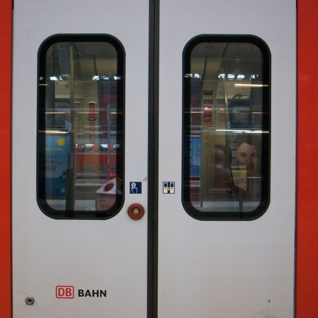 ドイツ鉄道（DB）のドア。