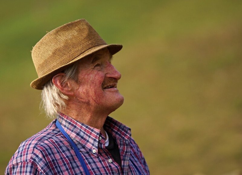 男性・老人・笑顔・農家・帽子・白髪