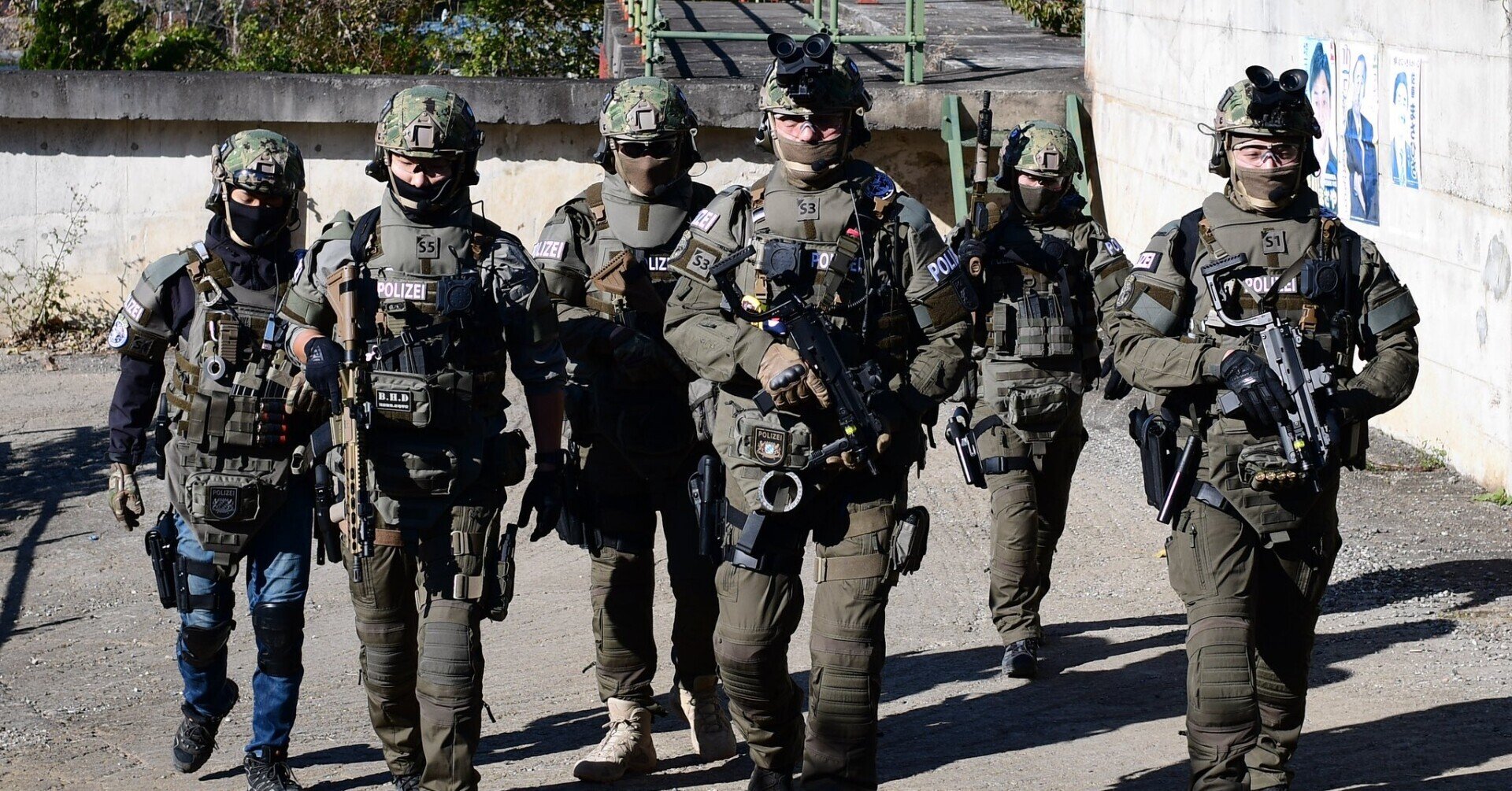 アサルトスーツ　LE装備　gign アサルトスーツ LE装備 gign アサルトスーツ LE装備 gign - メルカリ