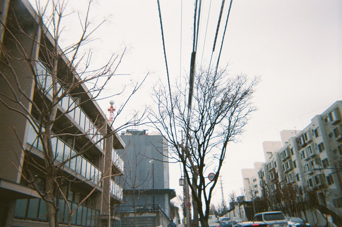 札幌市豊平区の路上のフィルム写真。