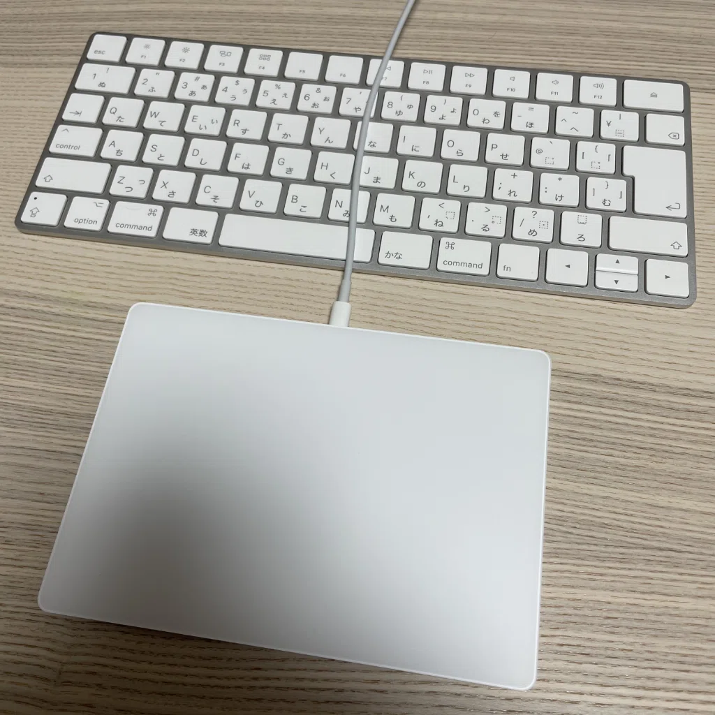 Apple Magic Trackpad （Lightningケーブル版）