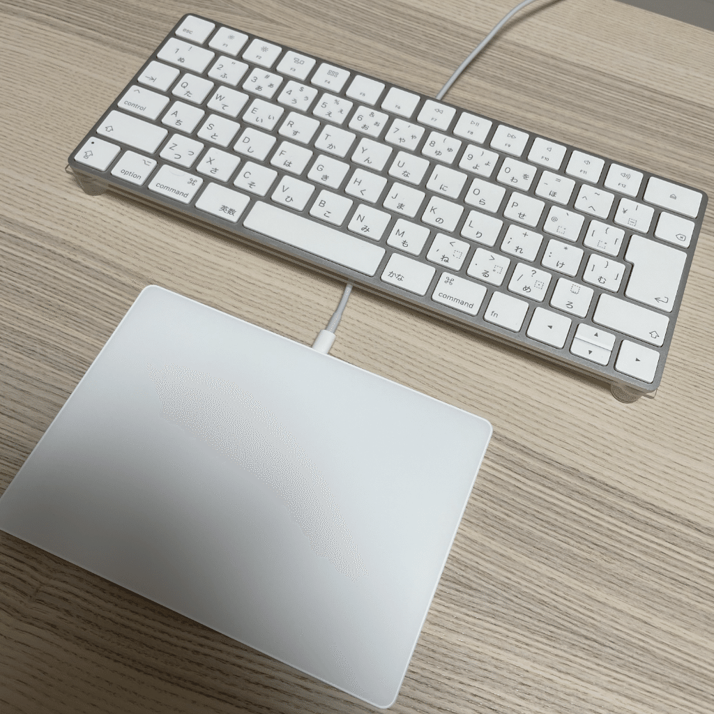 Magic Trackpad 2 の充電ケーブルが邪魔過ぎて Magic Keyboard 専用