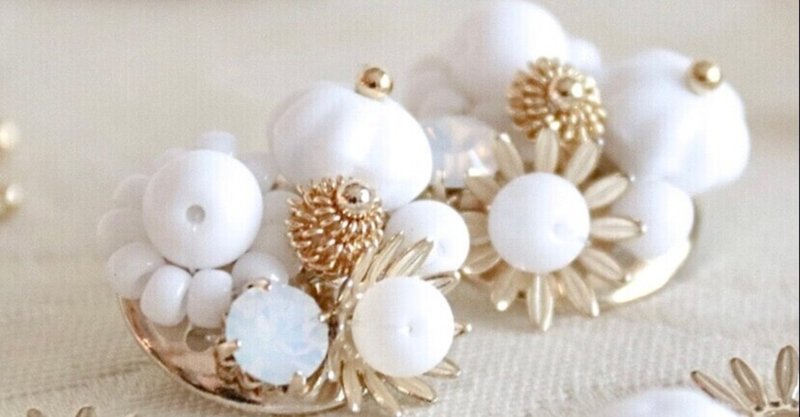 White Bouquet Earrings&Pierced earrings