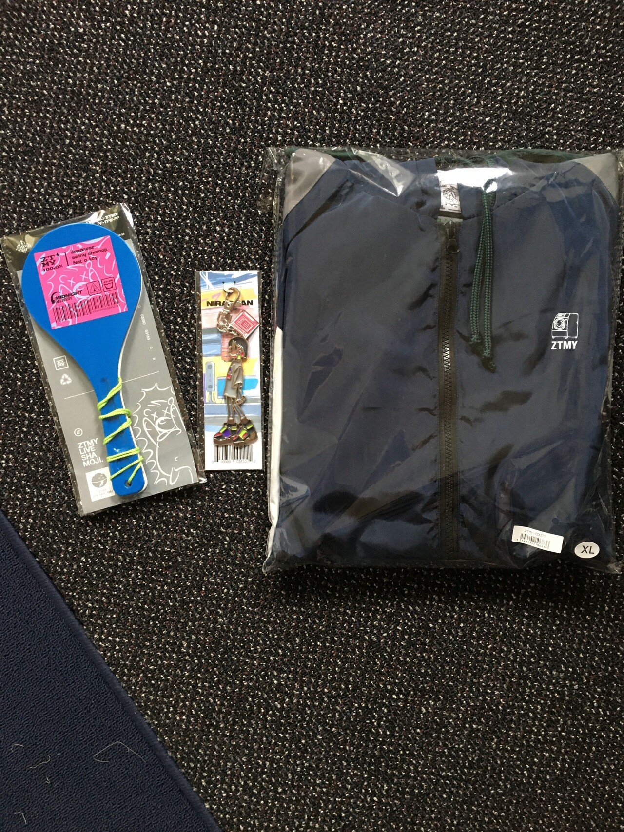 5月15日のずとまよライブに向けてライブ用シャモジとツアーグッズを買ってしまった 浮かれ気分でロックンロールしたいぜ Www Youtube Com Watch V 8tjz0jwb 敏感 一郎 Note