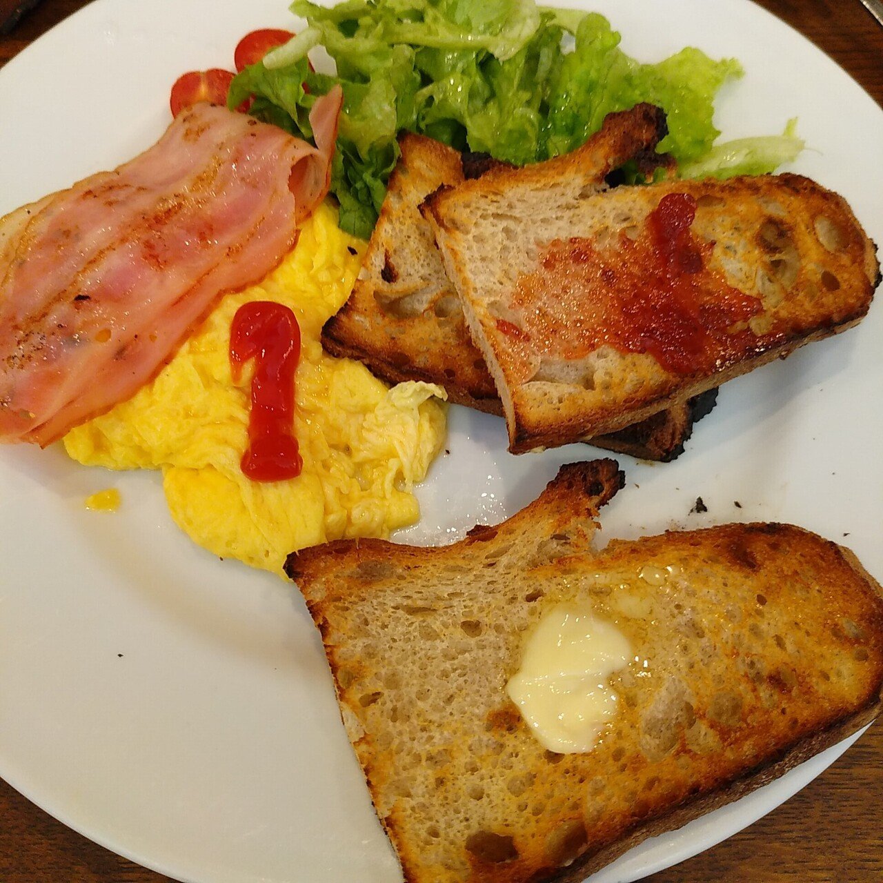 京都の老舗パン屋さん 進々堂 府庁前店さんでお一人様モーニング です 美味しゅうございました 御隠居曼荼羅 Note