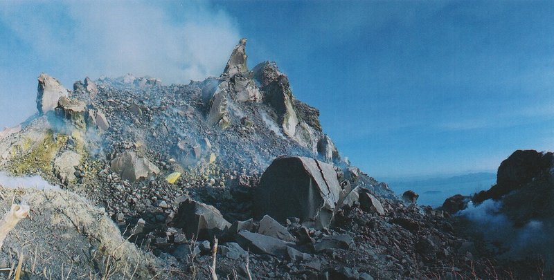 19931009山頂から見たドーム北西部_松島