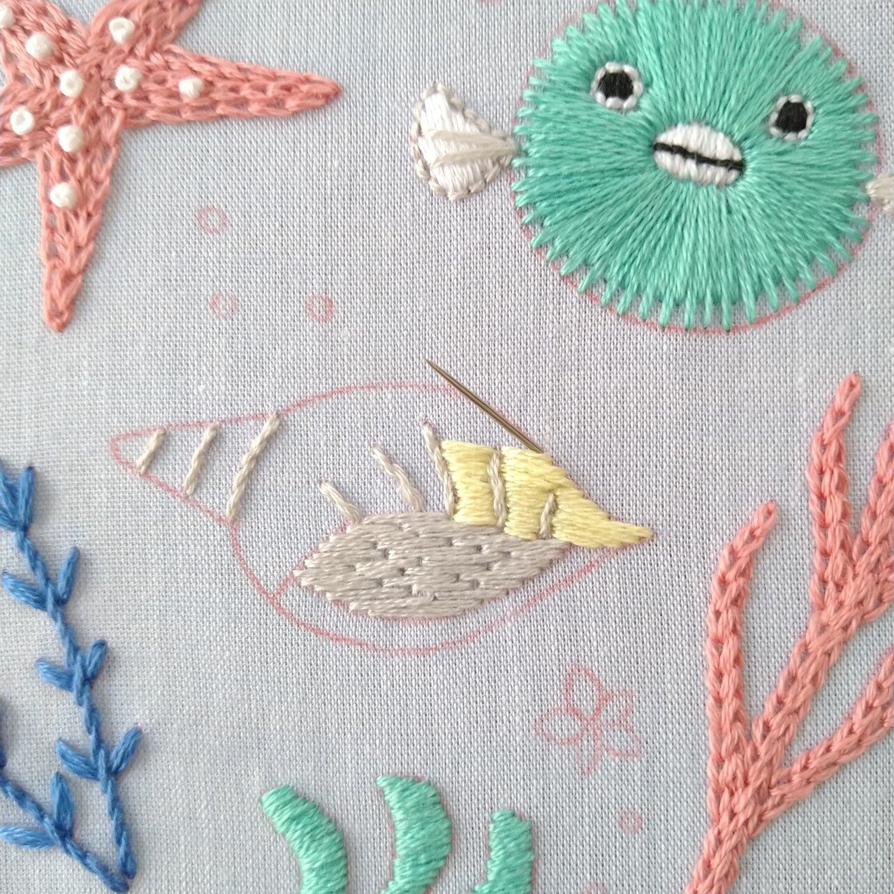送料無料 通販 海の仲間たちの刺繍枠キットを作ろう* 〜貝の刺繍2 ステップ11 アート・デザイン・音楽