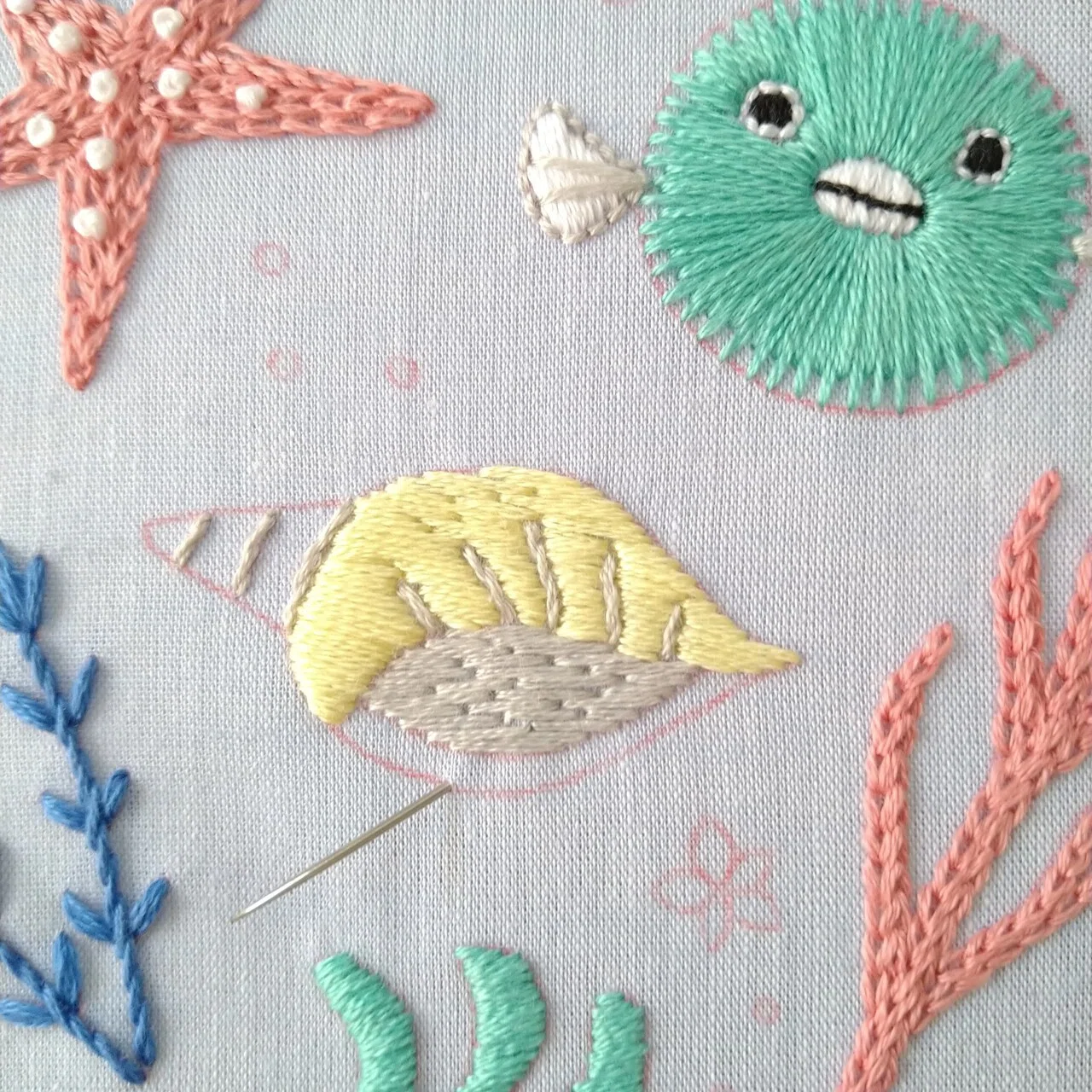 海の仲間たちの刺繍枠キットを作ろう* ステップ11 〜貝の刺繍2