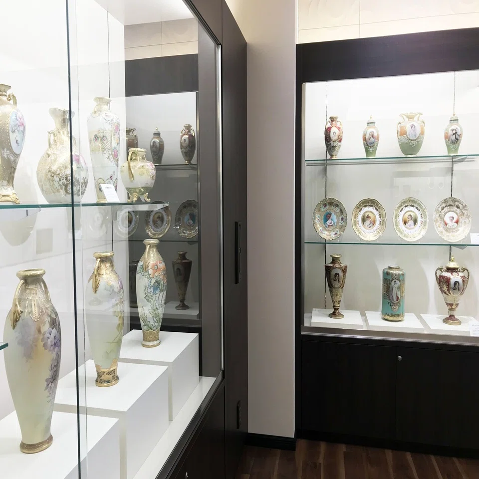 キラキラ光る金盛―オールドノリタケの花瓶を見る―｜横山美術館