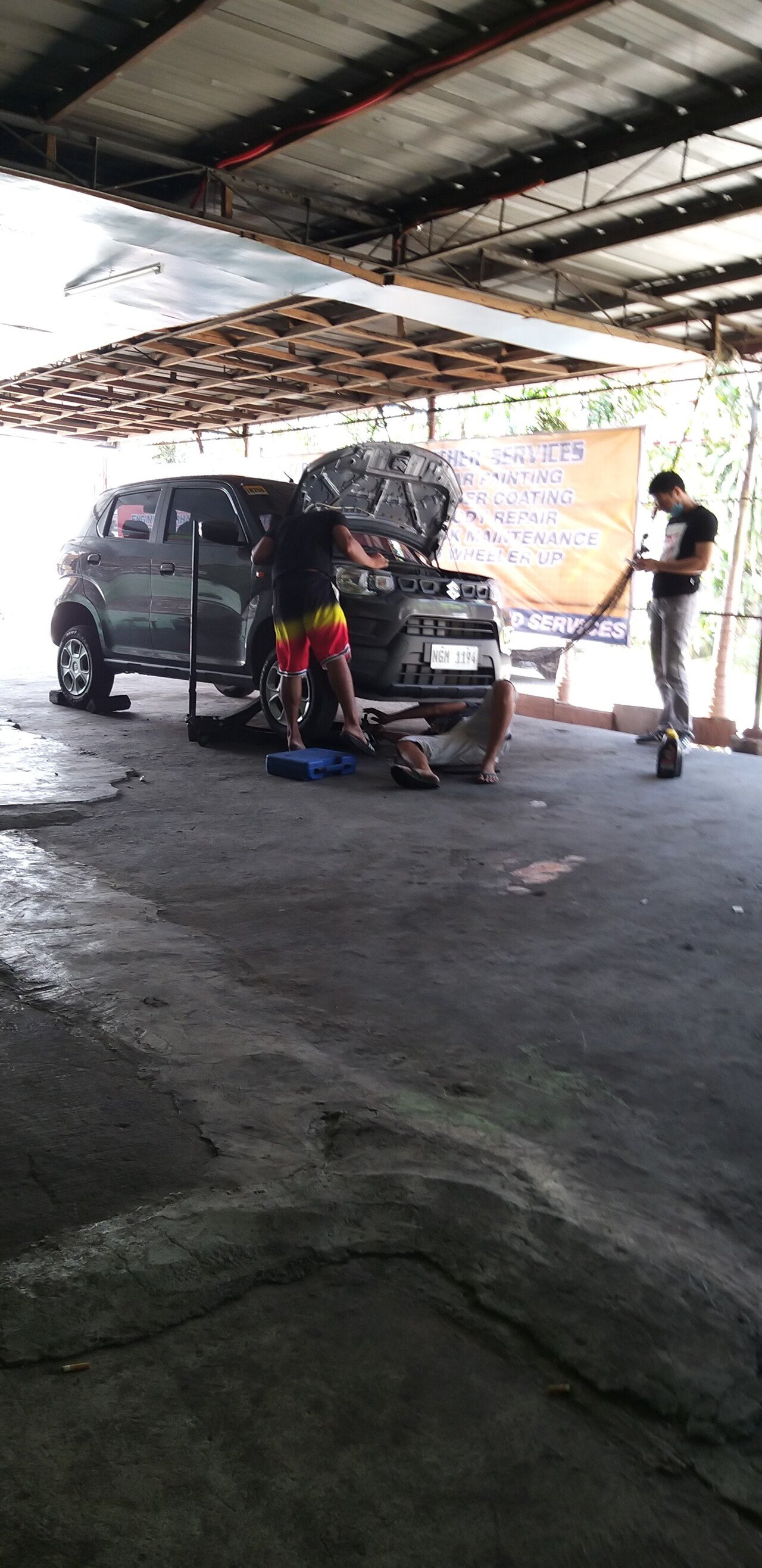 フィリピンで車を購入後 定期チェックをディーラー で行うと高額になります 街中のメンテナンスショップでオイルやフィルター交換をするのがオススメです Wezcc0 Note