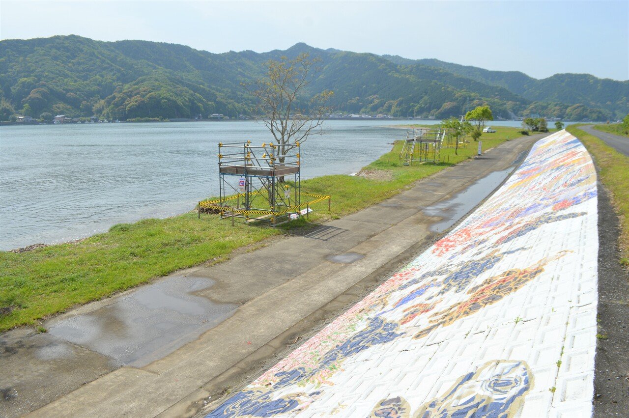 描き続けられる「佐伯龍宮図」。｜おおの たつや