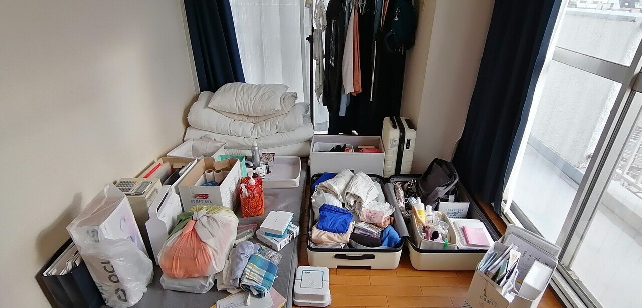 スーツケースひとつに持ち物が全部納まるか検証 えつこ ゆるミニマリスト Note スーツケースひとつに持ち物が全部納まるか検証 えつこ ゆるミニマリスト Note