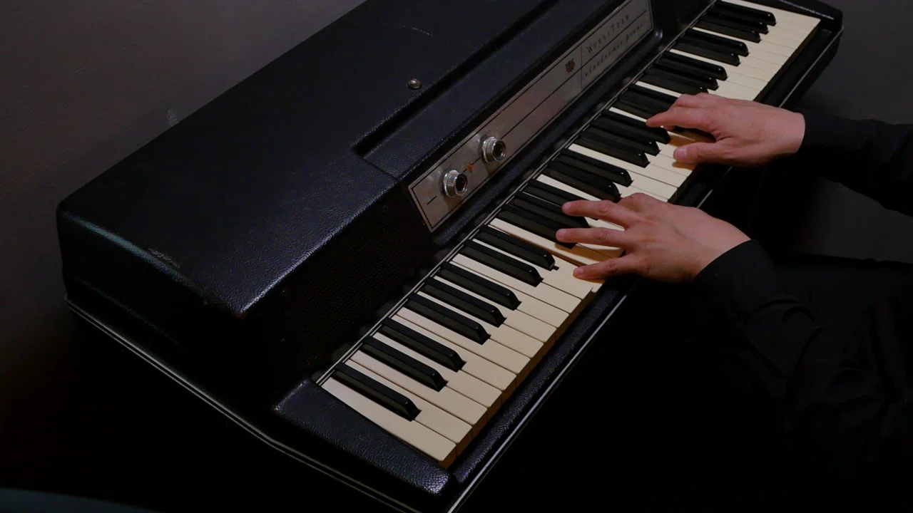 ウーリッツァー(Wurlitzer)にクラシカルなリバーブをかけて80年代風 ウーリッツァー(Wurlitzer)にクラシカルなリバーブをかけて80年代風