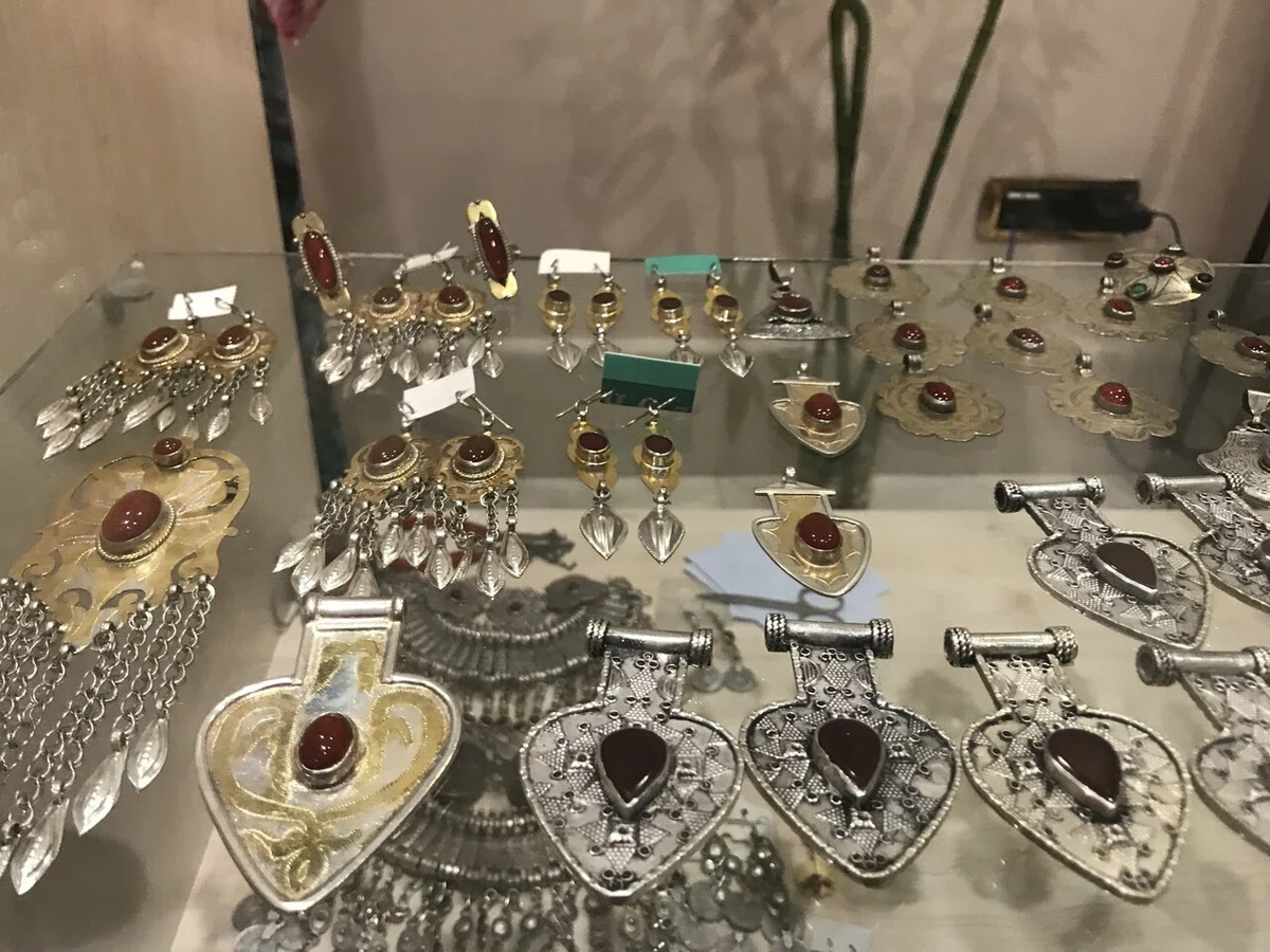 トルクメニスタン 装飾品 ネックレス トルクメニンの装身具 