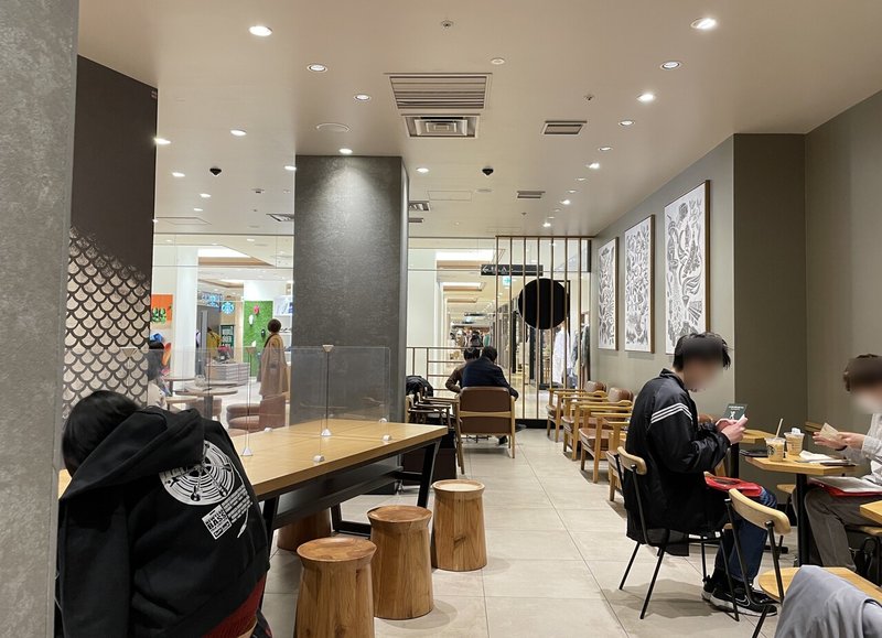 おしゃれな内装が魅力な スターバックスコーヒー 仙台パルコ店 Invincible Hound Note