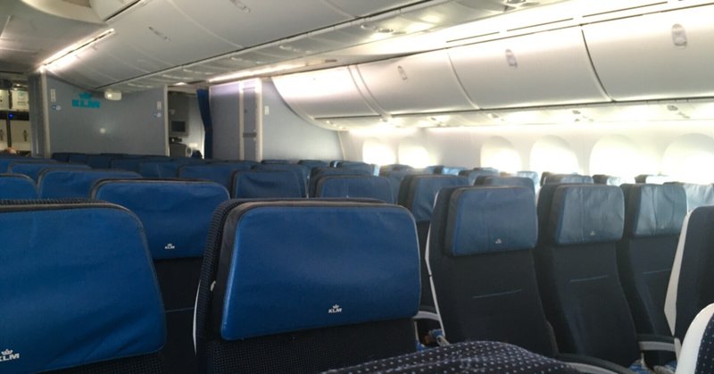 イギリスから日本行きの飛行機はガラガラ Sky The Cat Note イギリスから日本行きの飛行機はガラガラ Sky The Cat Note