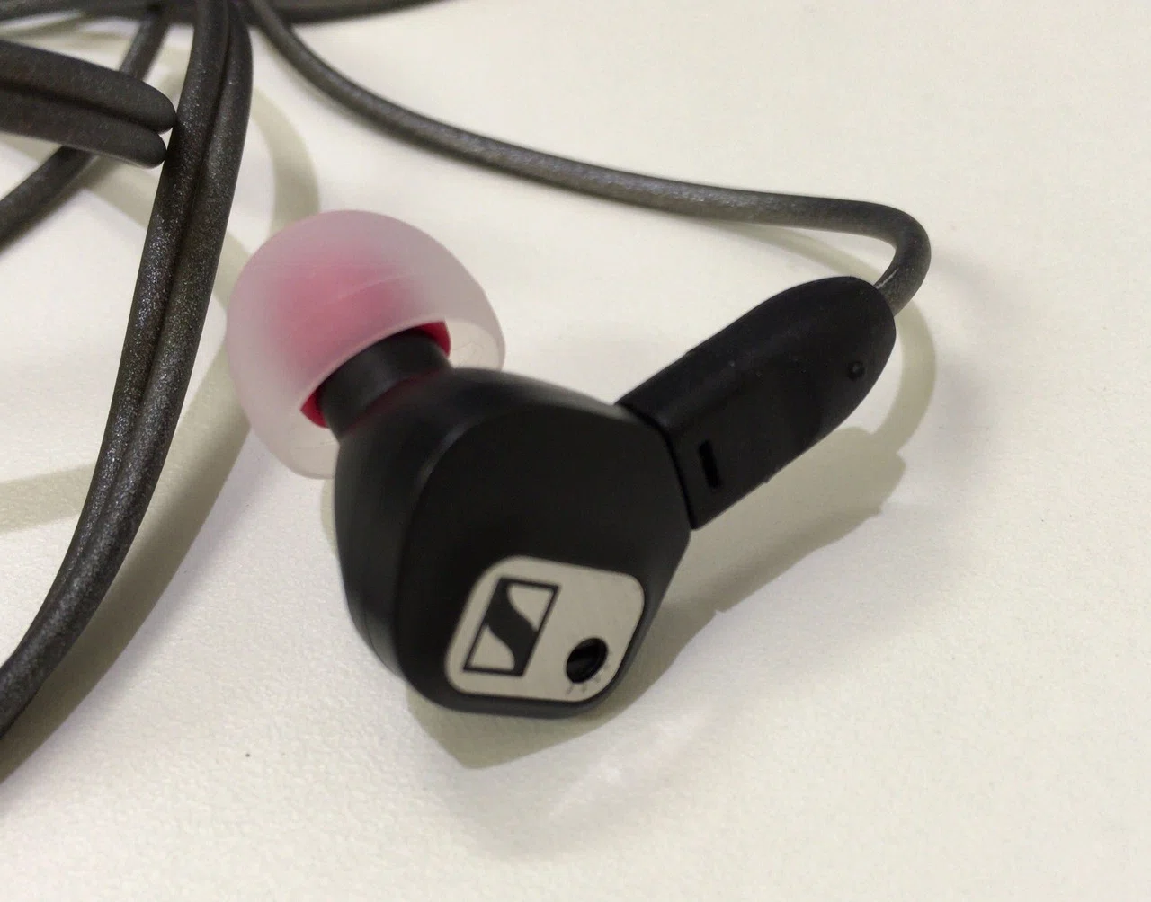 SENNHEISER IE80S イヤフォン｜橋本 尚久