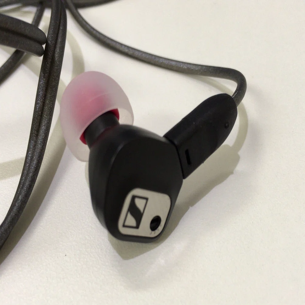 SENNHEISER IE80S イヤフォン｜橋本 尚久
