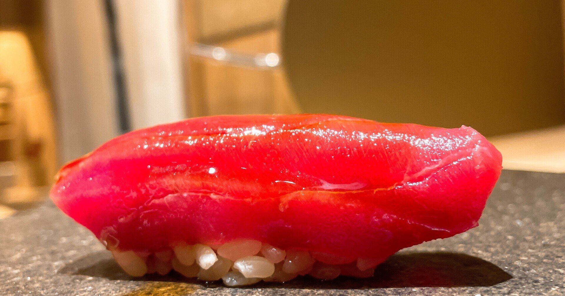 北新地の名店ミシュラン一つ星 寿しおおはた 赤 白 ロゼ 3種のシャリを使い分ける おおはた流 関西風江戸前鮨 ウニ王子 Note 北新地の名店ミシュラン一つ星 寿しおおはた 赤 白 ロゼ 3種のシャリを使い分ける おおはた流 関西風江戸前鮨 ウニ王子 Note