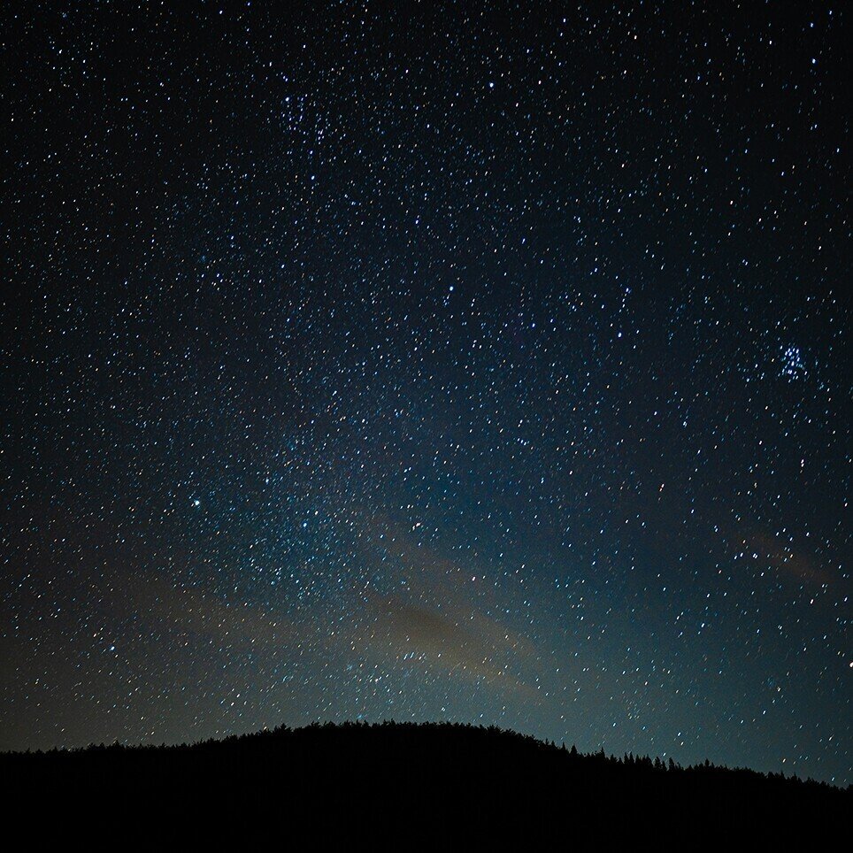 中国語 の 発音 Ce 第四声で 厕 厕所 でトイレ 中国で農村の友人宅に招いて貰った時の夕食時 トイレに行きたい と言うと 何故か家の外の道端に連れられ ここだ と言われた まあ農村だからなぁ と かくびん 中国語発音サポーター 相互フォロー中 Note